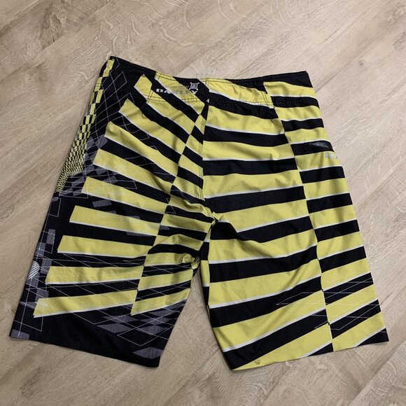 Y2K Oakley Surf Board Shorts Blade Men's Size 33 Yellow Black Ripstop Stretch - Picture 5 of 8
